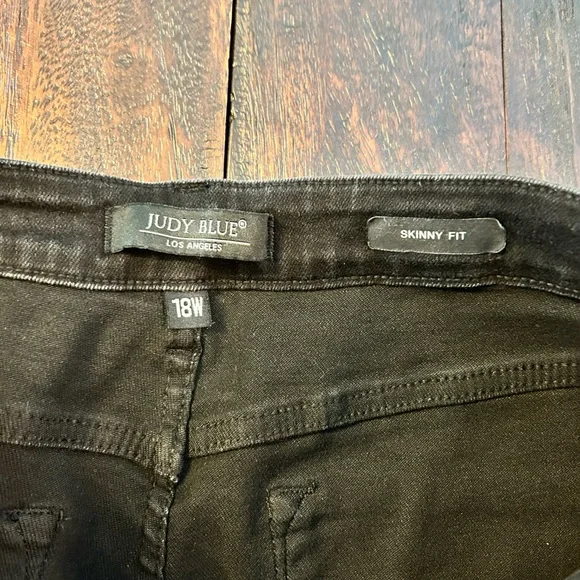 Judy Blue Dark Black Wash Tummy Control Skinny Jeans - Picture 3 of 7